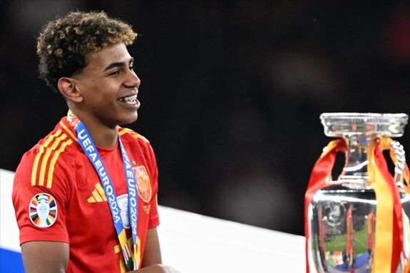 英雄联盟比分：2020LPL夏季总决赛，TES 3：2 击败JDG，LPL新王登基！